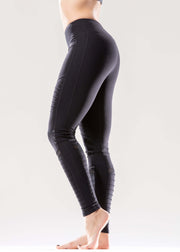 Athletique Low-Waisted Ribbed Leggings with Hidden Pocket and Mesh Pan